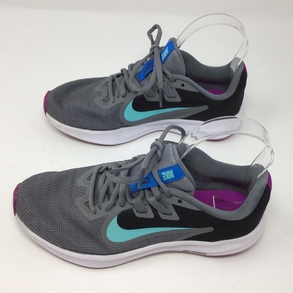 Nike Downshifter 9 Gray Running Sneaker - Picture 2 of 11